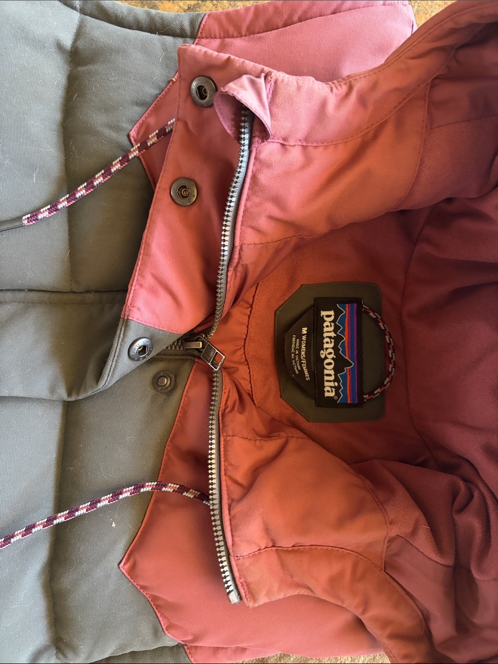 Patagonia Two-Tone Hooded Down Filled Bivy Vest - Picture 2 of 4